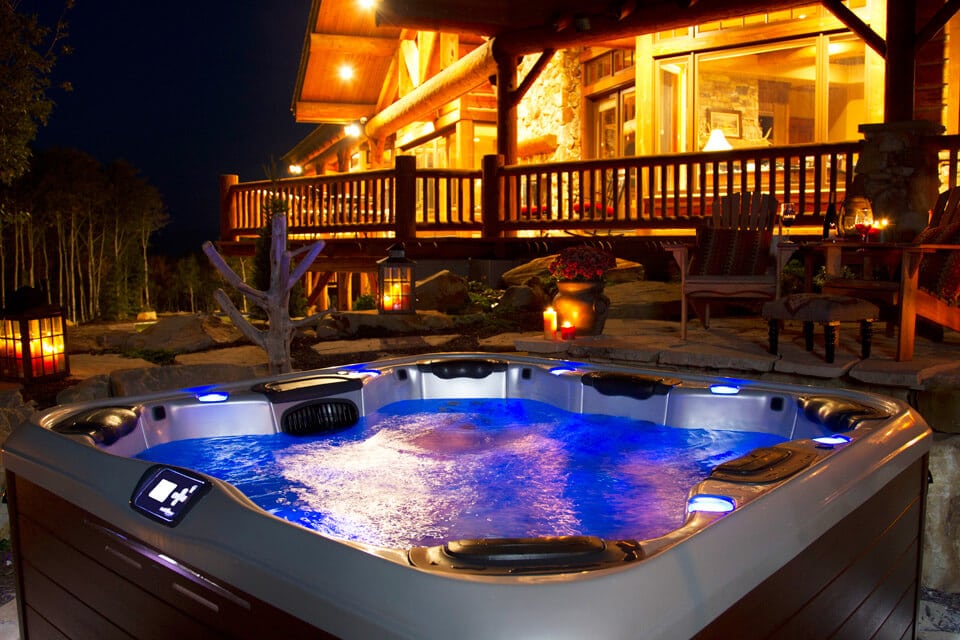 How to Plan a Romantic Hot Tub Date Night